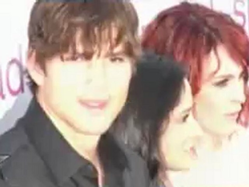 Ashton Kutcher to REPLACE Charlie Sheen