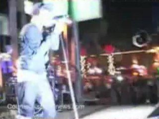 Justin Bieber gets pelted by Eggs at Sydney Concert