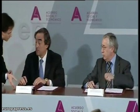 Sellan el pacto social en Moncloa