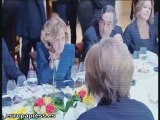 Merkel destaca los "grandes logros" de España