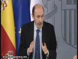Rubalcaba anuncia autorización de deuda a Andalucía