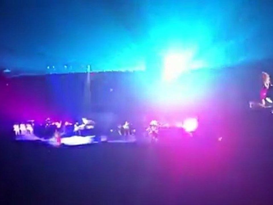 Beyoncé - Bohemian Rhapsody/The Beautiful Ones/Sex on Fire @ Nice