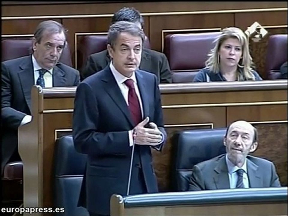 Zapatero defiende sus giros ante Rajoy