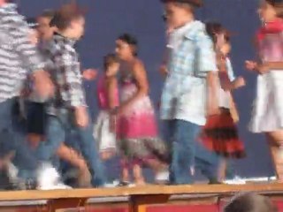 Mathis live in country of Camaret