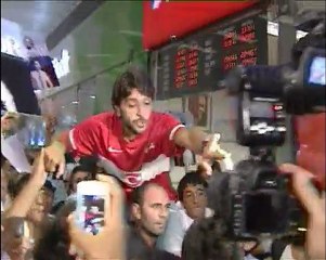 NİHAT DOĞAN HAYRANLARI PASCAL'A KÜFÜR YAĞDIRDI