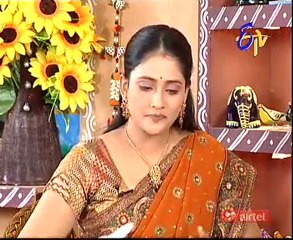 Abhiruchi - Recipes - Chukkakura Beans Curry, Pesara Pappu Vellulli Soup - 29th Nov 2010 - Part 01