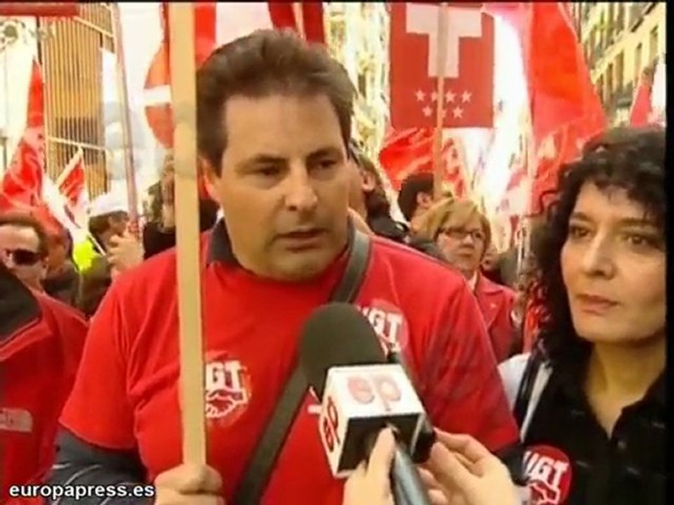 Trabajadores se manifiestan contra la privatización de AENA