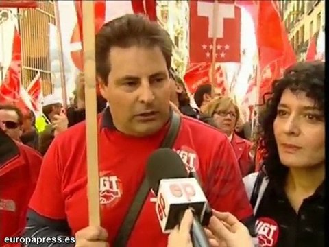 Trabajadores se manifiestan contra la privatización de AENA