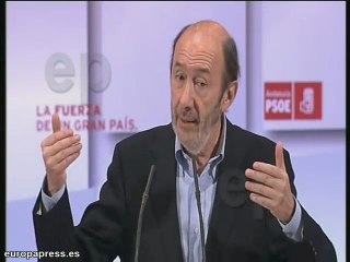 Rubalcaba dice que el "adversario" es "la abstención"