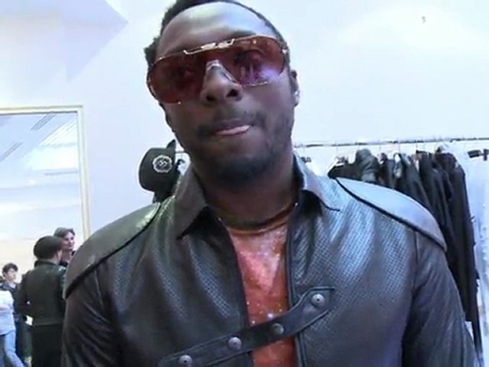 Hip Hop meets Japanese high fashion in Paris couture show