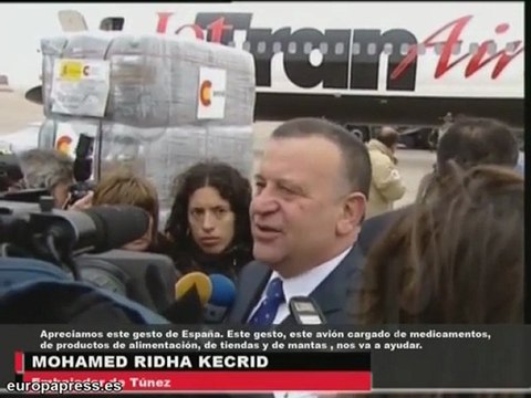 España envía el segundo avión de ayuda a Libia y Túnez
