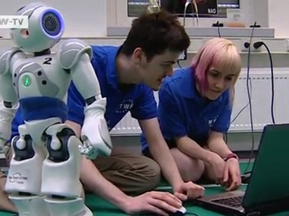 Eye on the ball - soccer-playing robots | Tomorrow Today