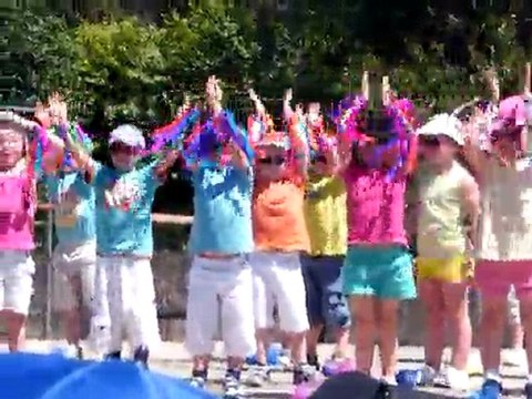 25 juin 2011 - Corentin danse à sa kermesse