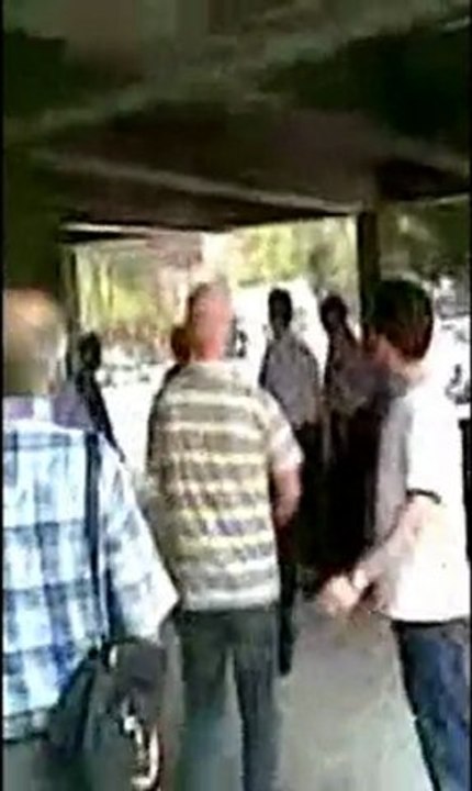 Ç.Ü Rektörünün SES ve DEV-SAĞLIK İŞ iş yeri temsilcilik odasına saldırısın dan sonraki tavrını cep tlf görüntüsü