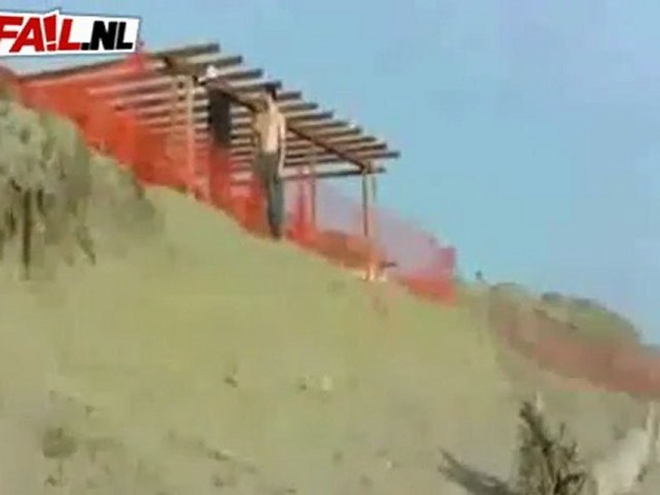 Salto op het strand Fail