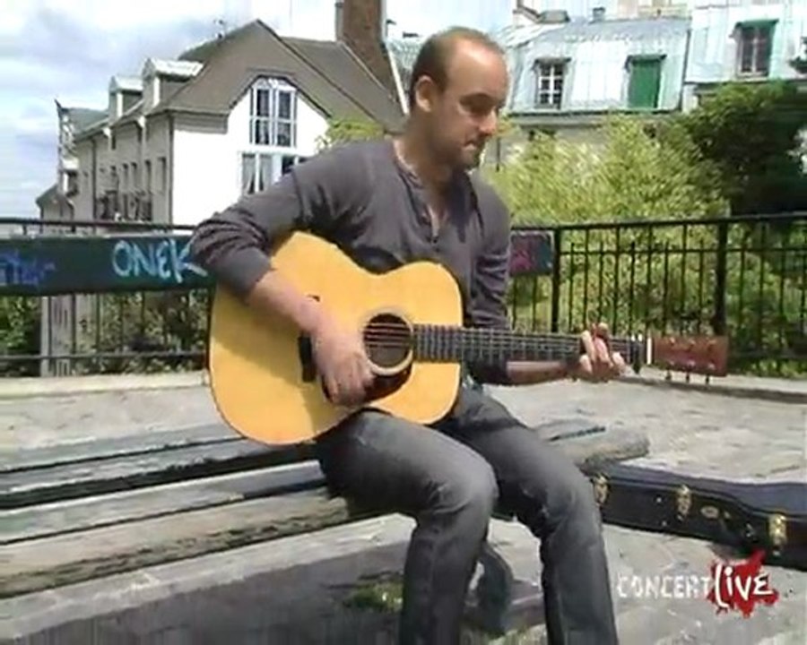 Ours en session acoustique