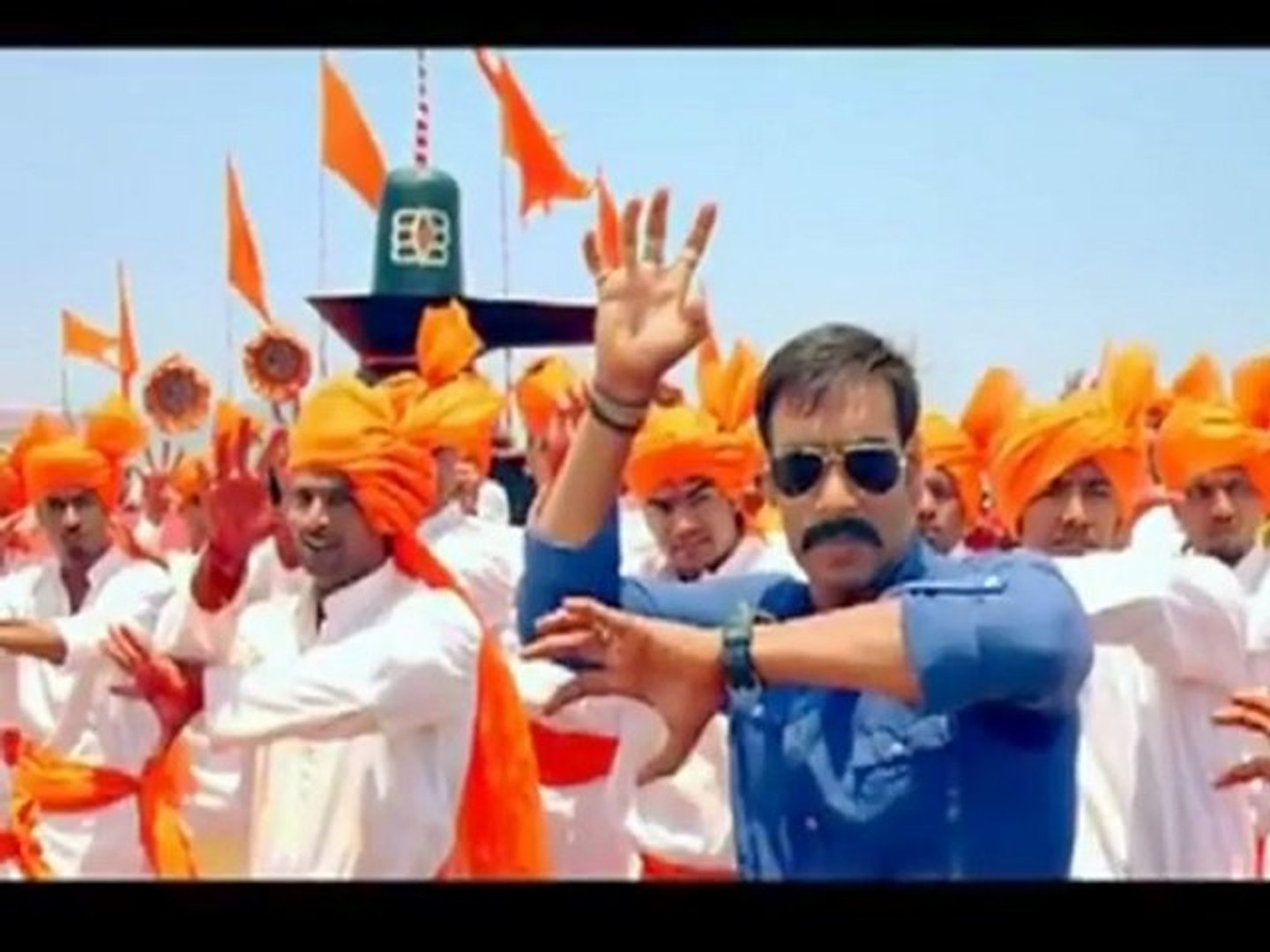 Superstar Ajay Devgan Does A Lady Gaga – Latest Bollywood News - video Dailymotion