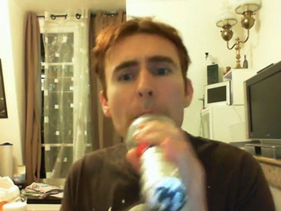 Wiwi égratigne "un peu de mal"