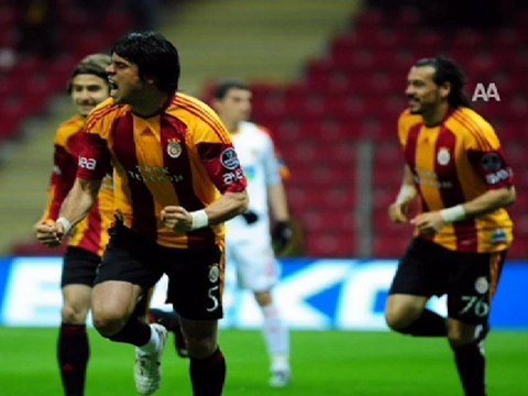 Gökhan Zan Galatasaray'da Kaldı