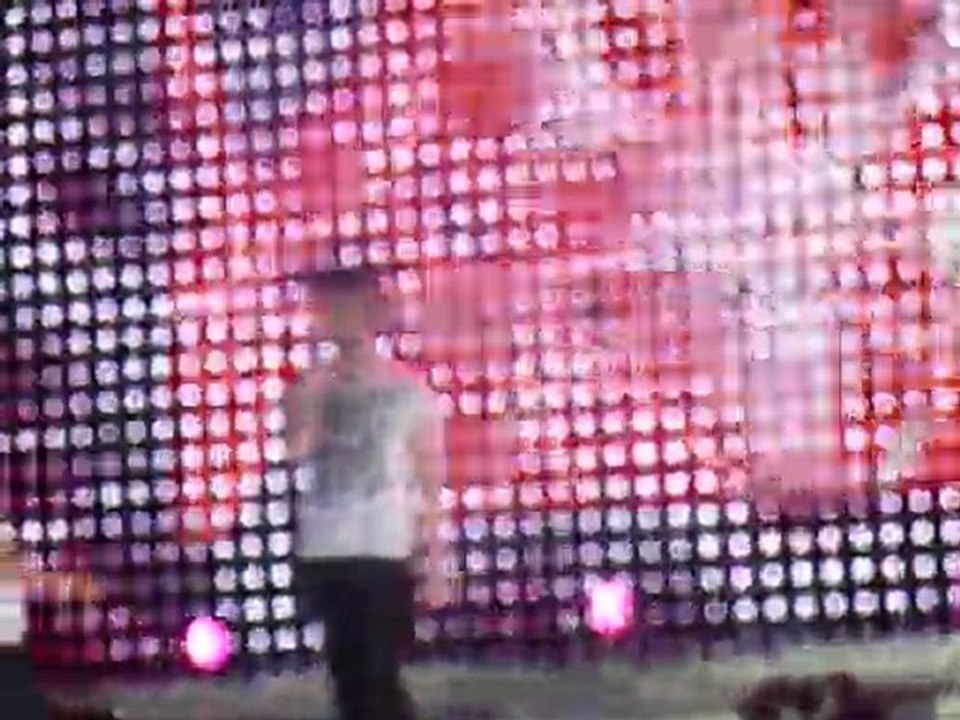 Born this way - Glee Live - 26/06/11