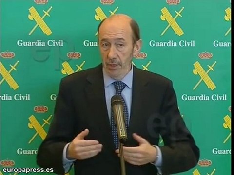 Rubalcaba avisa a ETA que seguirán las detenciones