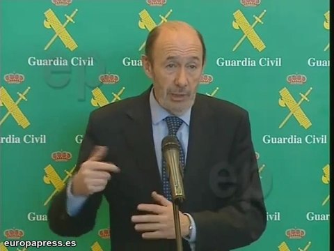 Rubalcaba avisa a ETA que seguirán las detenciones