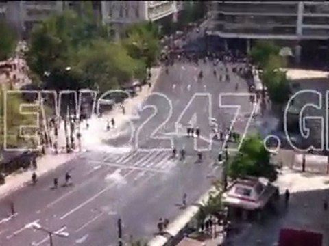 Ένταση και δακρυγόνα στο Σύνταγμα 2