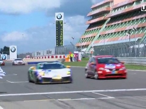 24h Nürburgring: Mit Vollgas durch die Grünen Hölle