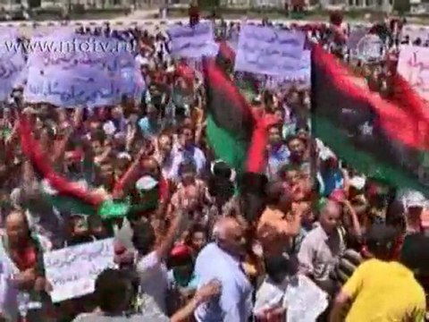 МУС выдал ордер на арест Каддафи