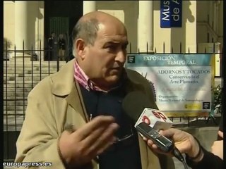 Mujer muere atrapada por ascensor