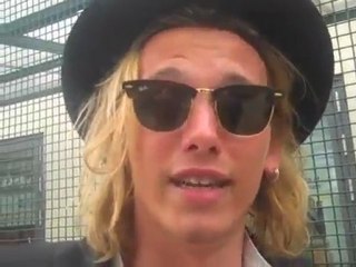 Jamie Campbell Bower Makes a Stunning Appearance at Wimbledon 🎾