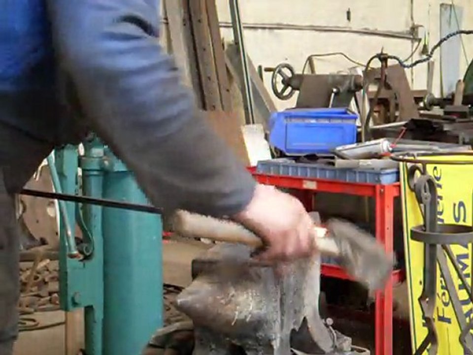 ferronnerie d'argoat callac traçage rampe fer forgé pour escalier demi tour 1