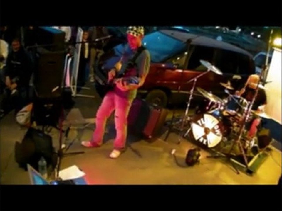 YELLOW CAKE YOU'RE A STAR FETE DE LA ZIC 2011 SAINTES LE G-PUB