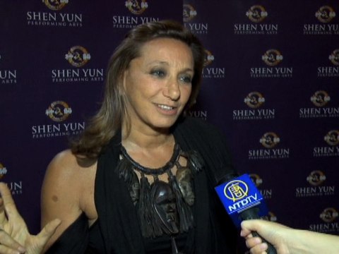 Fashion Designer Donna Karan Enjoys Shen Yun in New York City
