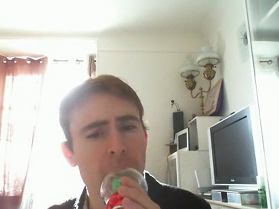 Wiwi égratigne "paradise circus"