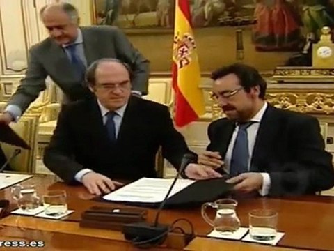 Educación firma un convenio con la ONCE