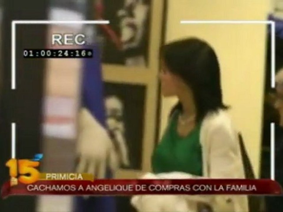 Angelique Boyer muy bien acompañada