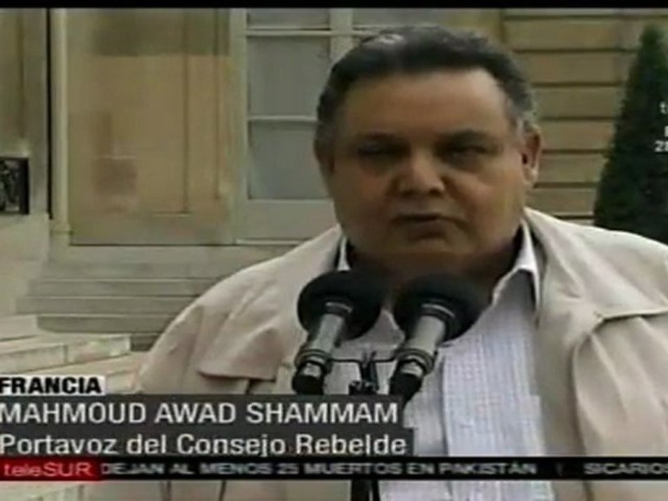 Rebeldes libios niegan diálogo con Gaddafi y visitan Franci