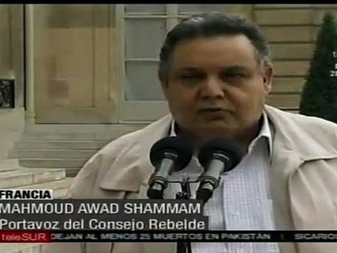 Rebeldes libios niegan diálogo con Gaddafi y visitan Franci