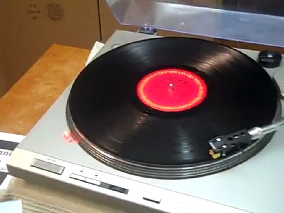 TECHNICS SL-D303 TURNTABLE RECORD PLAYER