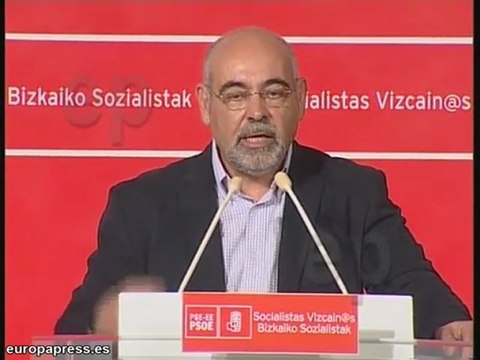 Pastor: PNV intenta devaluar las instituciones