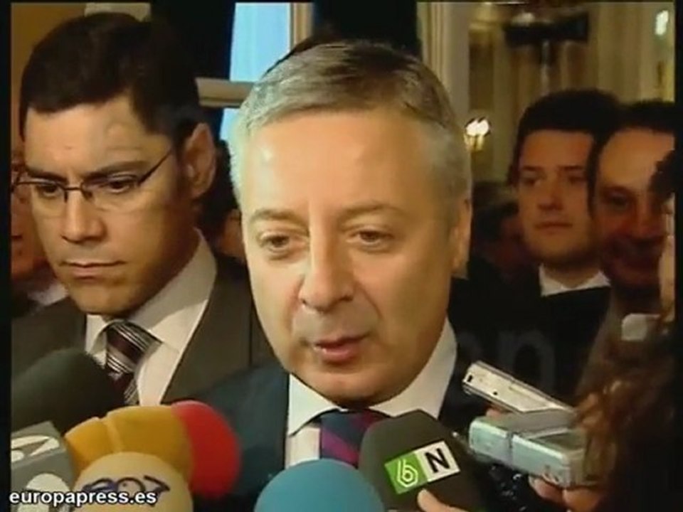 "Sortu tiene que pedir a ETA que deje las armas"