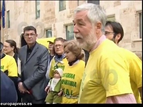 Manifestación a favor de custodia compartida