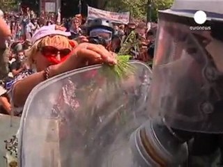 Atenas se inflama antes de que el Parlamento vote el...