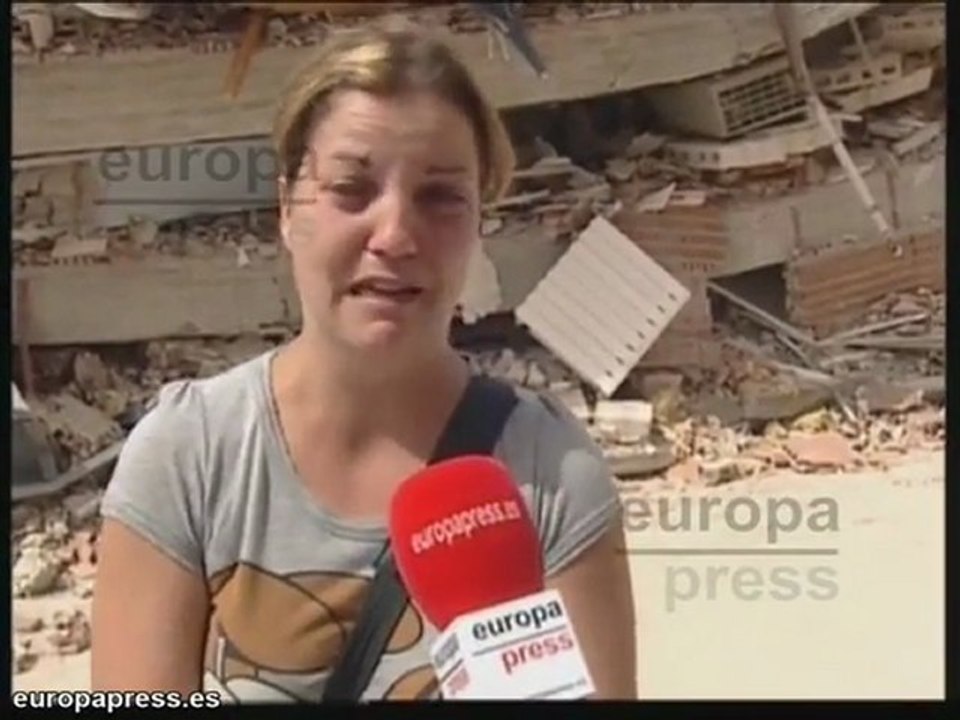 Los vecinos de Lorca recogen sus pertenencias