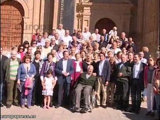 Aznar es recibido en Alfaro al grito de "presidente"