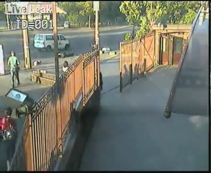 Motorrad kollidiert frontal mit van