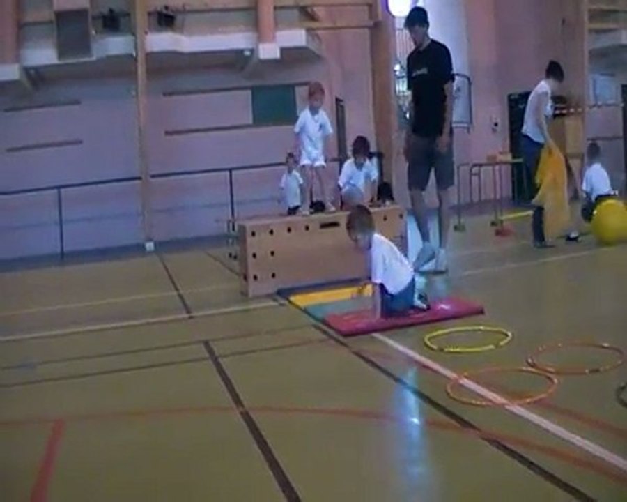 Démonstration de sa gym eveil qu'elle pratique le mercredi ...