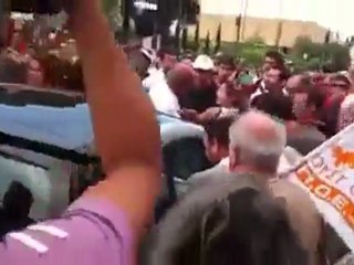 Eπίθεση με γιαούρτι στη Λ. Κανέλλη