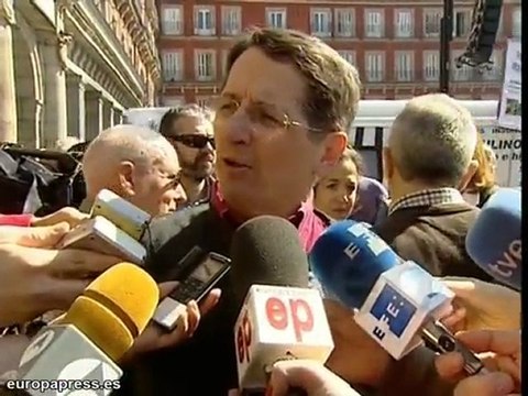 Cientos de personas se concentran a favor de Garzón